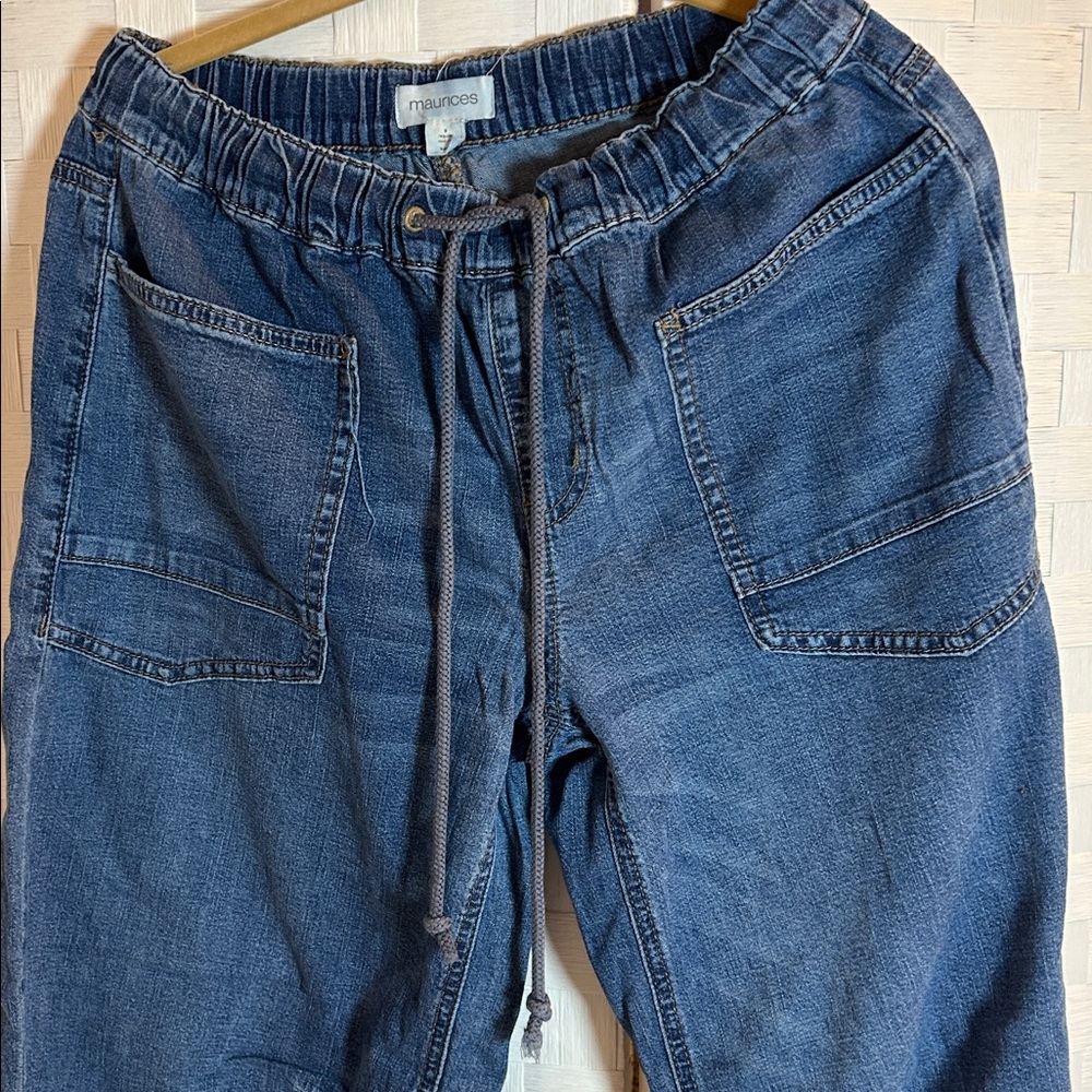 Maurices  Barrel leg Jeans with Pockets - Picture 3 of 7